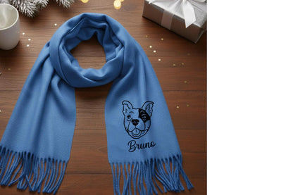 Personalisierter Wollschal mit Haustierporträt: Individuell bestickter Hund oder Katze
