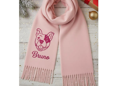 Personalisierter Wollschal mit Haustierporträt: Individuell bestickter Hund oder Katze