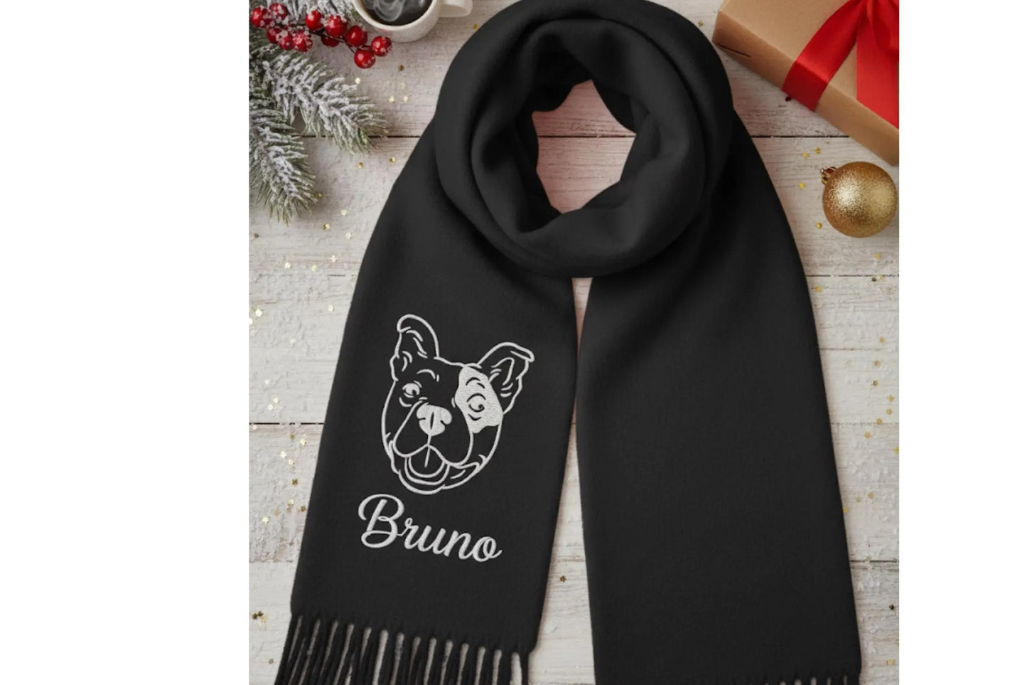 Personalisierter Wollschal mit Haustierporträt: Individuell bestickter Hund oder Katze