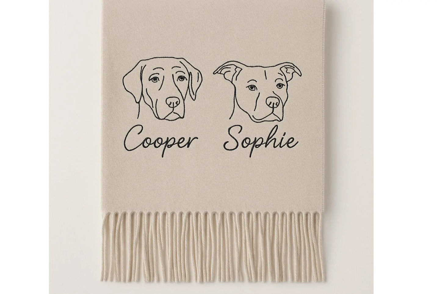 Personalisierter Wollschal mit Haustierporträt: Individuell bestickter Hund oder Katze