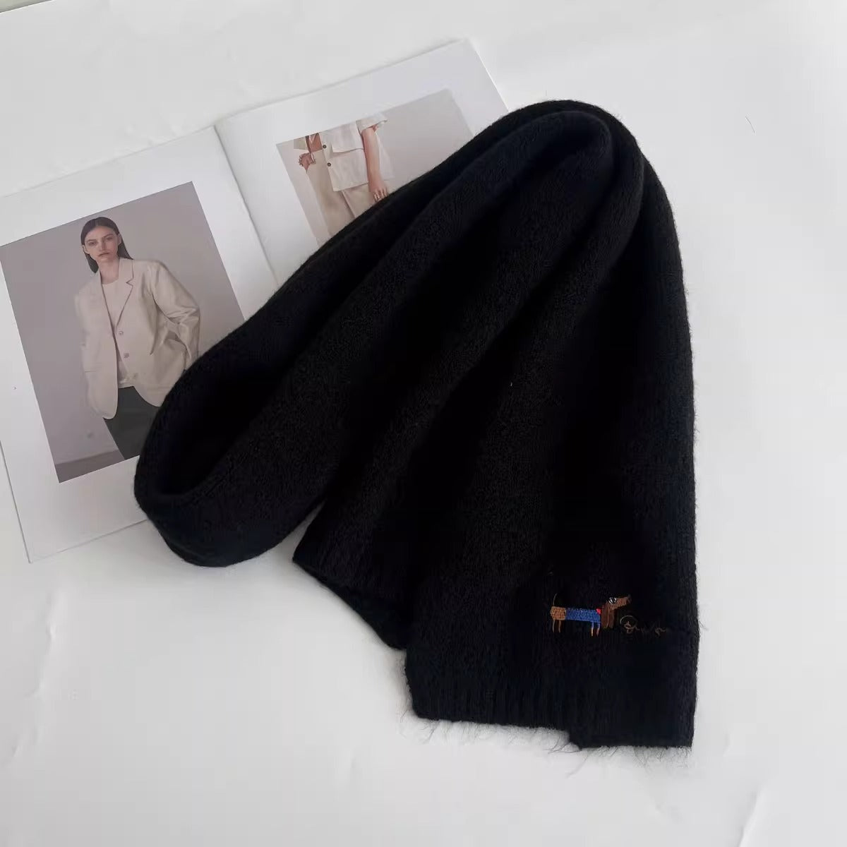 Bestickter Schal mit Haustierporträt, personalisierter Schal mit Haustiergesicht und -namen, Winterschal für Haustiere, Geschenk für Tierliebhaber, Erinnerung an das Haustier, Weihnachtsgeschenk