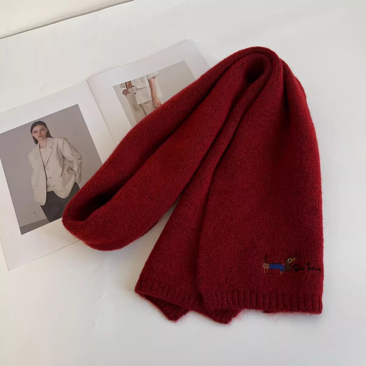 Bestickter Schal mit Haustierporträt, personalisierter Schal mit Haustiergesicht und -namen, Winterschal für Haustiere, Geschenk für Tierliebhaber, Erinnerung an das Haustier, Weihnachtsgeschenk