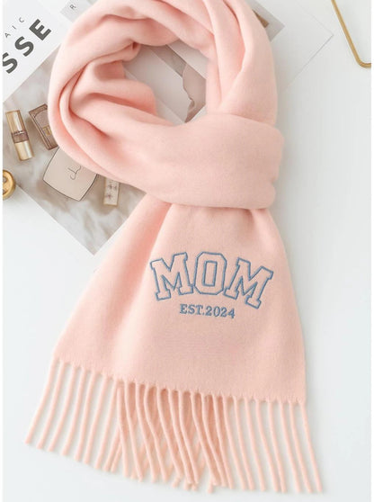 Wollschal mit Stickerei – Personalisierter Schal aus Wolle für sie & ihn