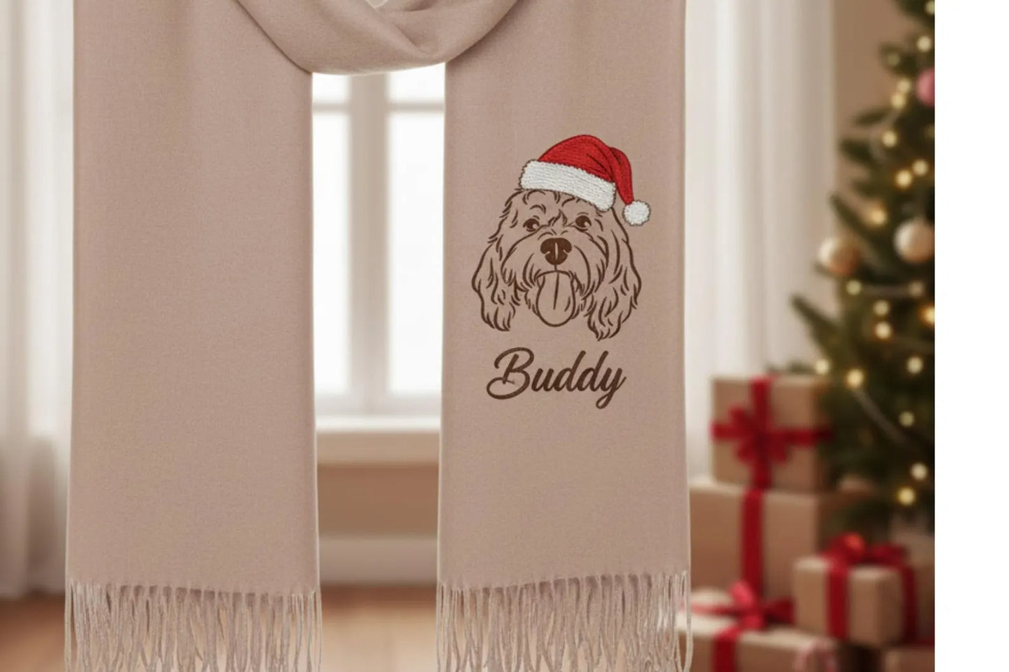 Haustierporträt auf Wollschal – Individuell bestickter Schal mit Namen und Motiv