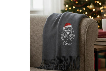 Haustierporträt auf Wollschal – Individuell bestickter Schal mit Namen und Motiv