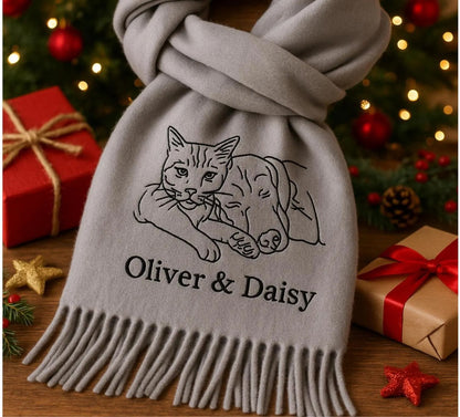 Personalisierter Wollschal mit Haustierporträt: Individuell bestickter Hund oder Katze